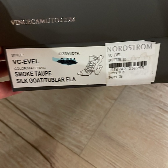 Vince Camuto Evel leather sandal - Picture 6 of 6